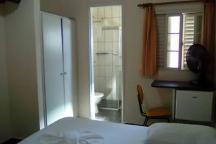 Room 30 of 34
