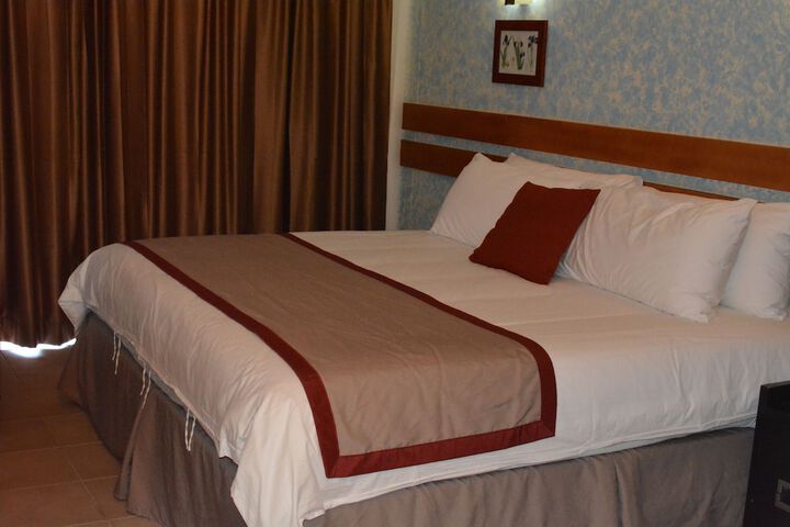 Room 7 of 38
