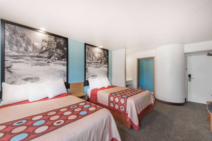 Room 18 of 35