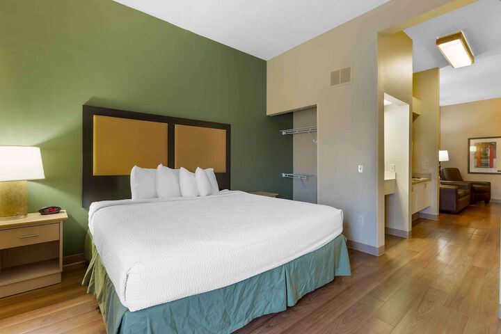 1 King Bed Kitchen Accessible (5 of 5)