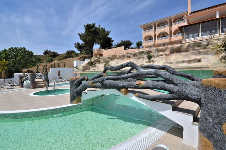 Pool 41 of 106