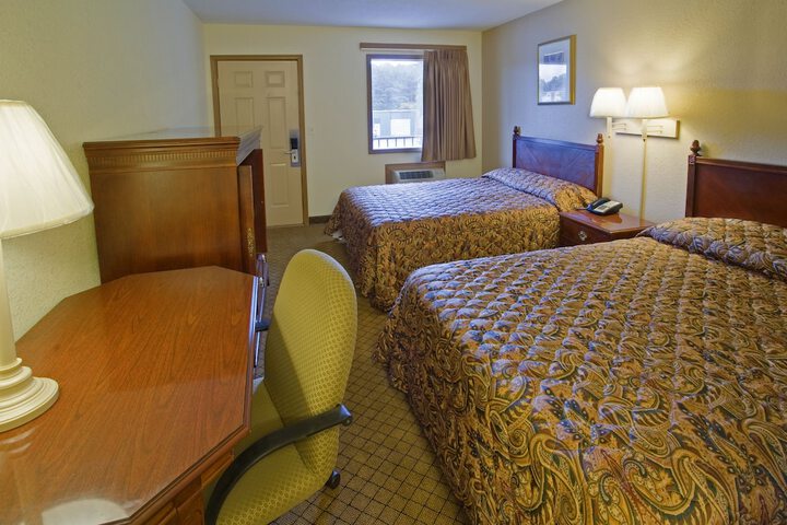 Room 5 of 12