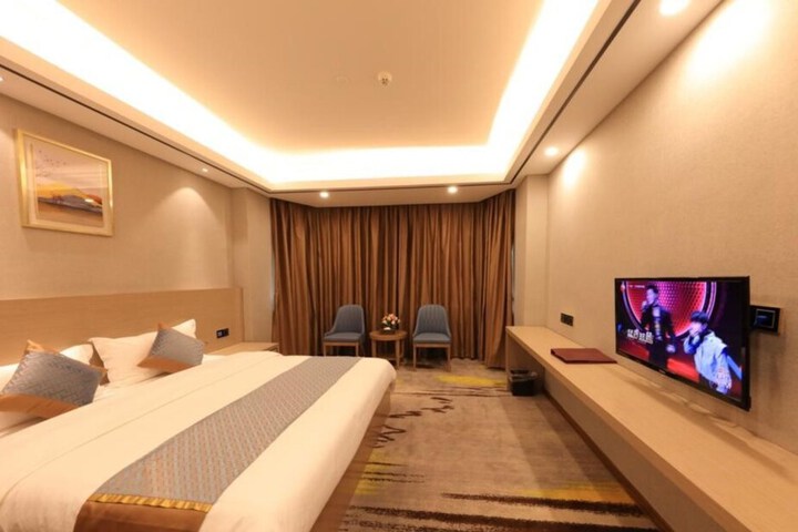 Room 13 of 34