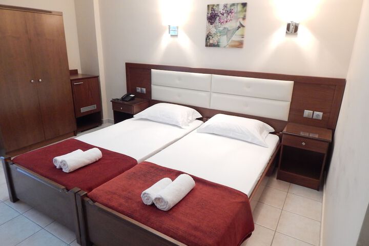 Room 8 of 65