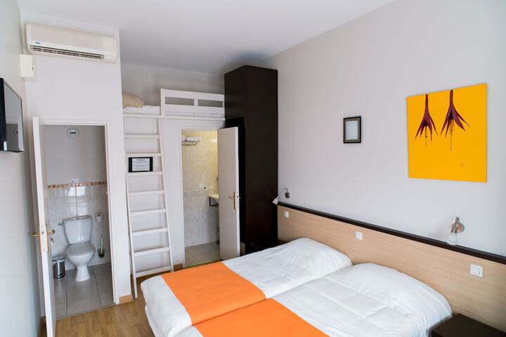 Room 7 of 78