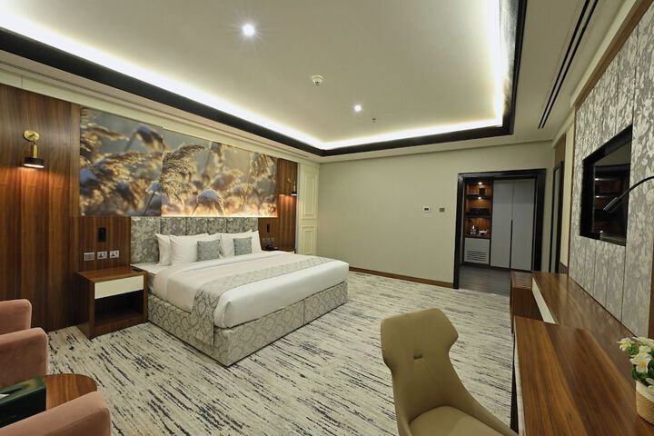 Room 8 of 39