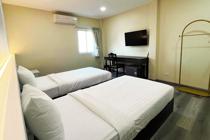 Room 14 of 45