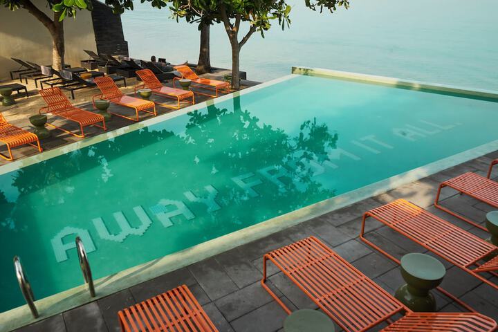 Pool 42 of 99