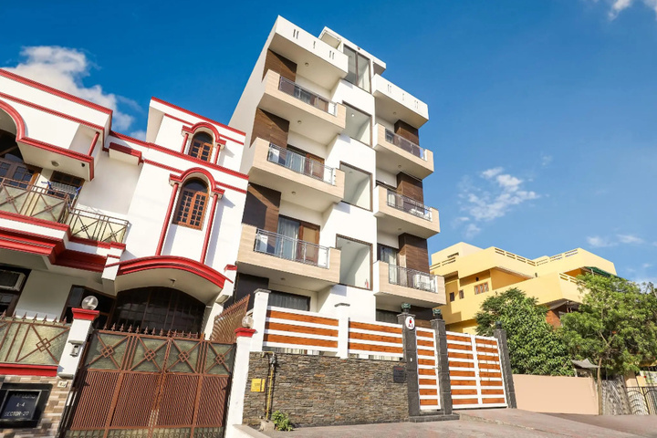 FabHotel Noida Suites Sector 20