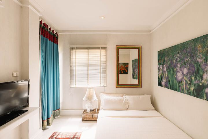 Room 17 of 47