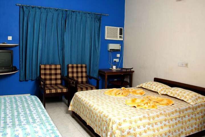 Room 7 of 32