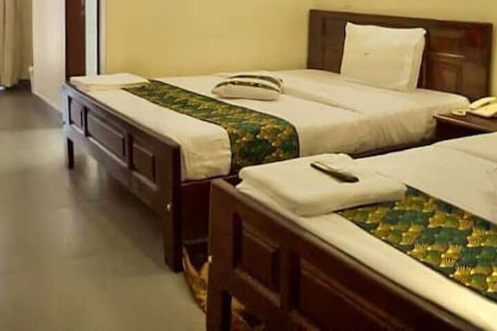 Room 5 of 32