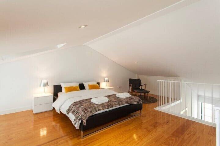 Room 6 of 30