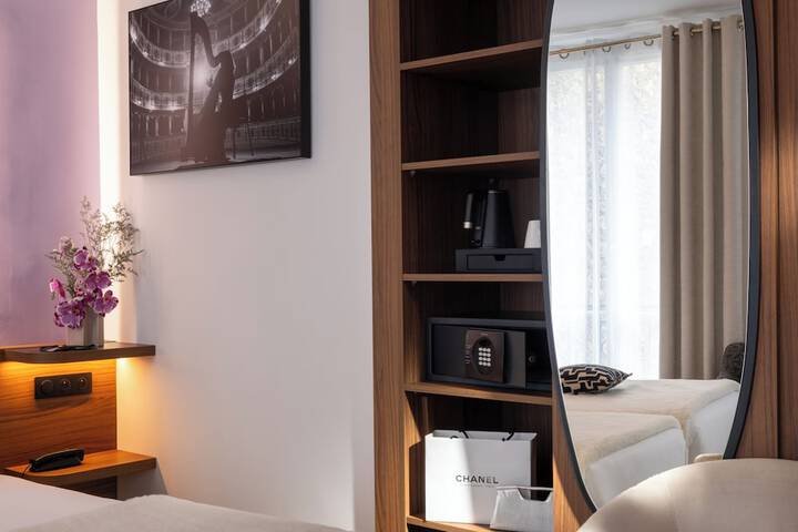 Room 32 of 50