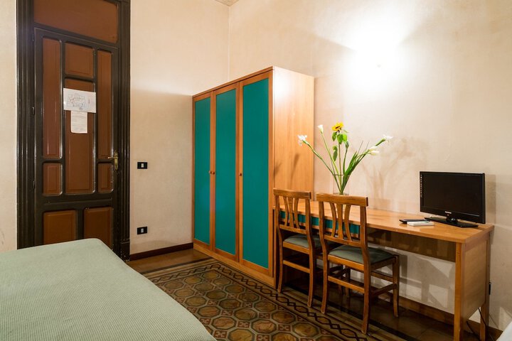 Room 12 of 36