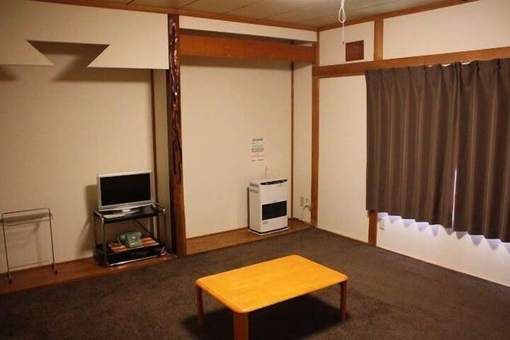 Room 8 of 20