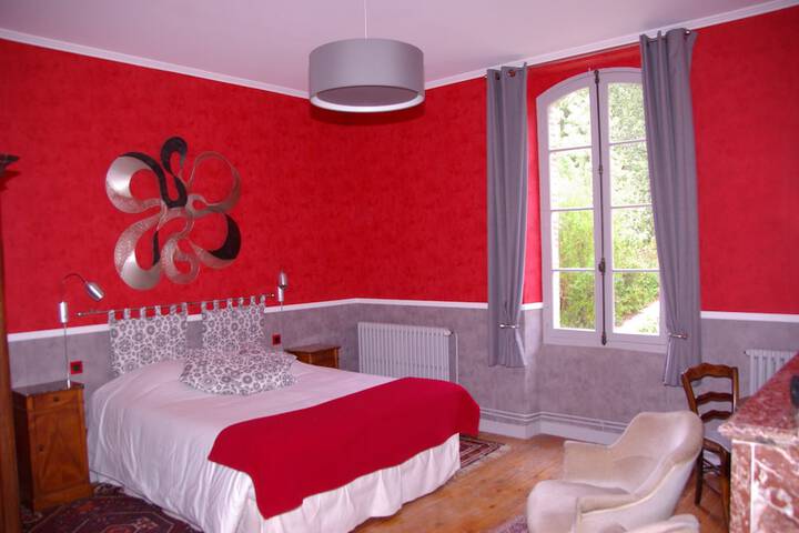 Room 9 of 13