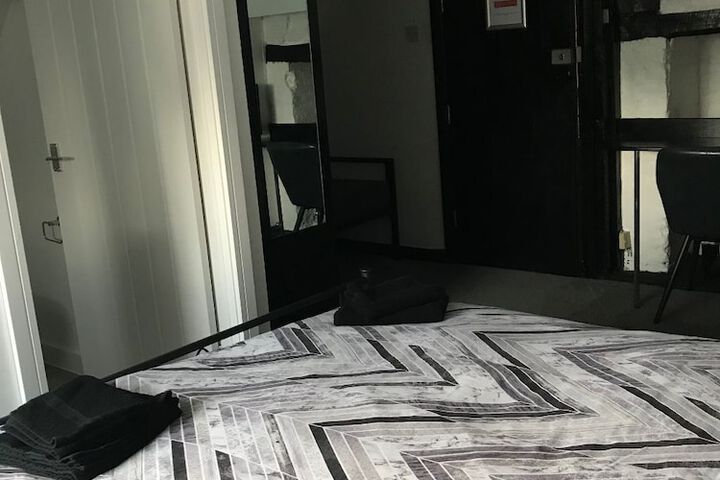 Room 4 of 23