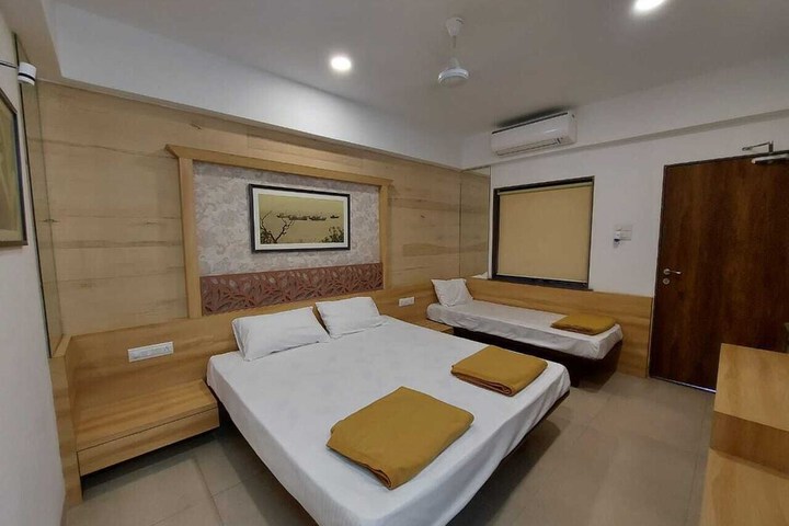 Room 2 of 11