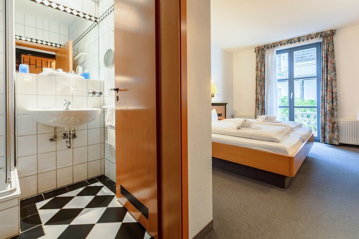 Room 26 of 70