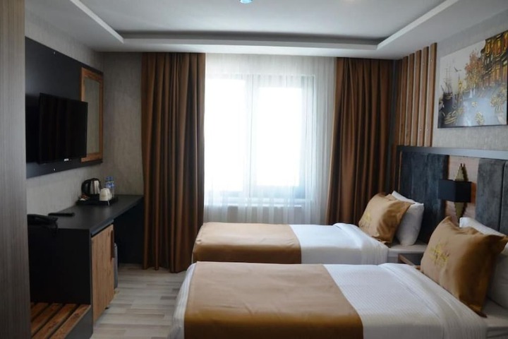 Room 3 of 24