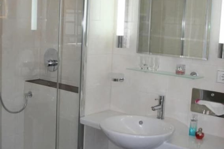 Room 15 of 25