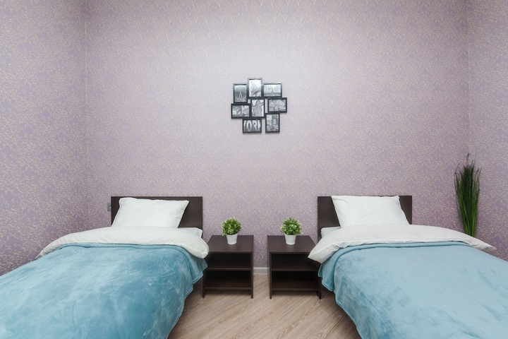 Room 9 of 42