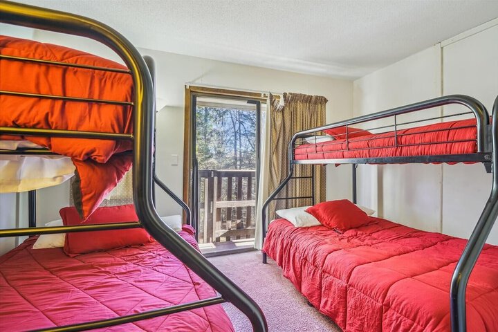 Room 10 of 37