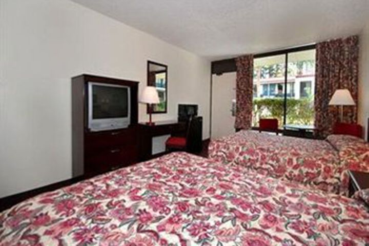 Room 3 of 51