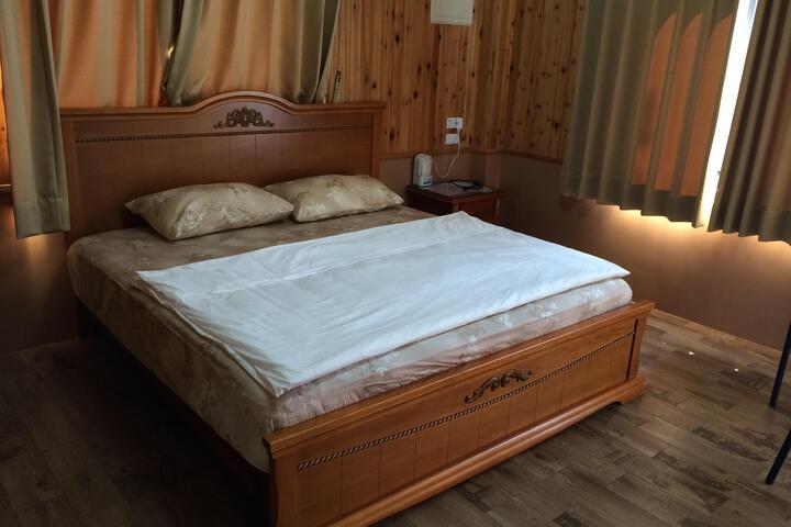Room 4 of 5