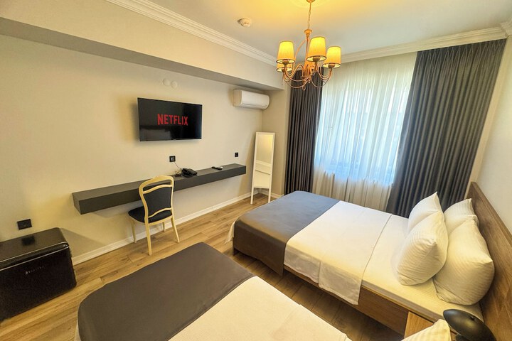 Room 9 of 21