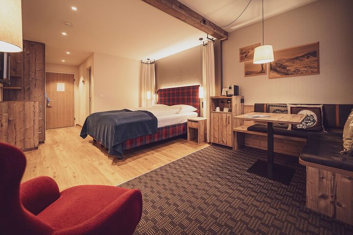 Room 10 of 35