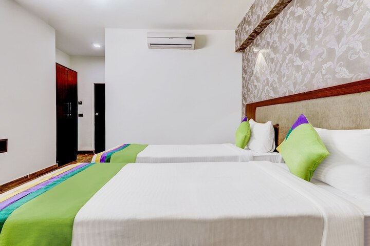 Room 30 of 46