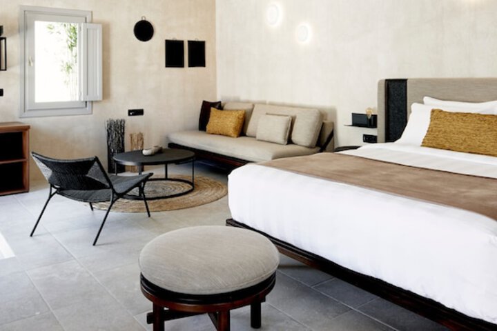 Room 10 of 200