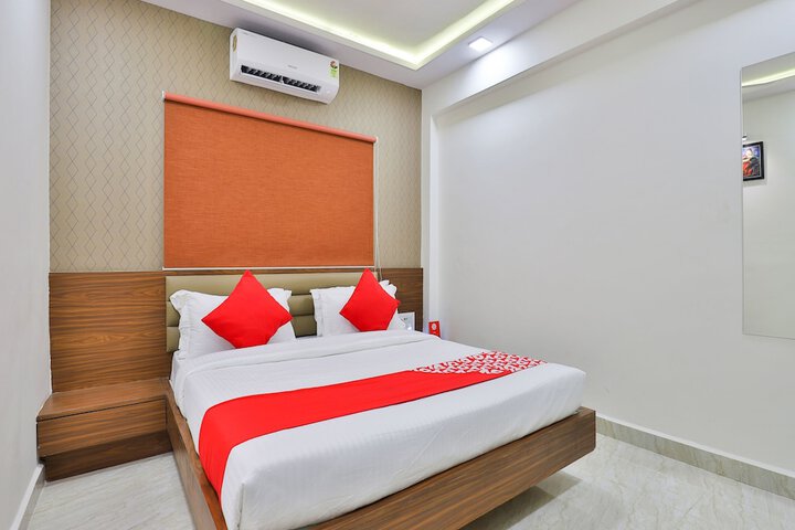 Room 21 of 32