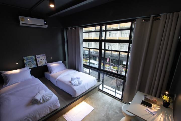 Room 4 of 49