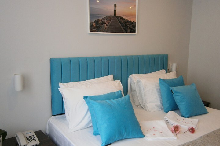 Room 4 of 51