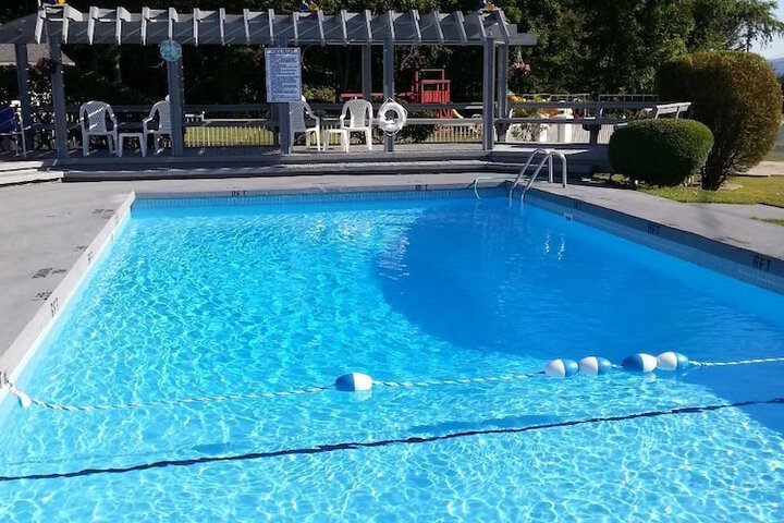 Pool 15 of 30