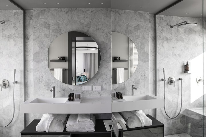 Room 46 of 62