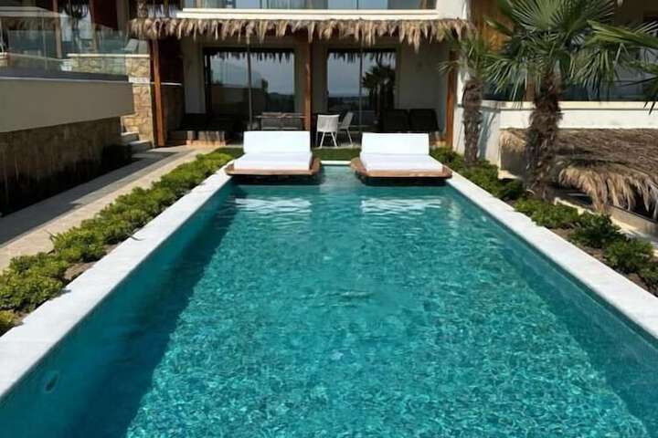 Pool 62 of 100