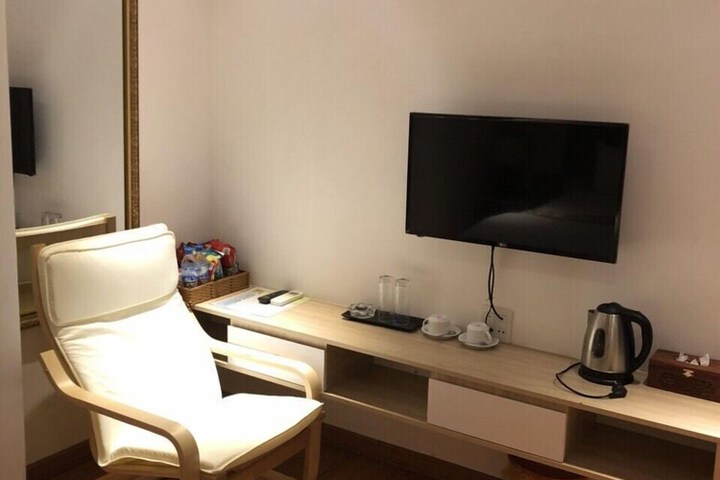 Room 17 of 49