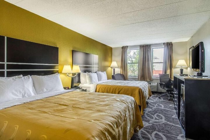 Superior 2 Queen Beds (5 of 8)
