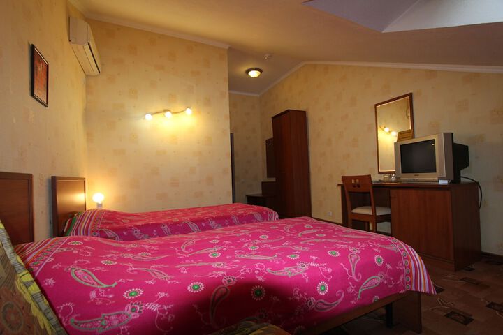 Room 33 of 37