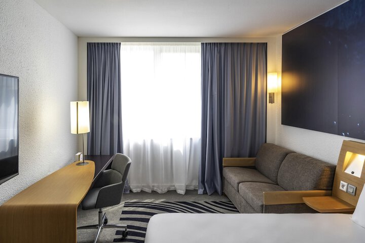 Room 20 of 156