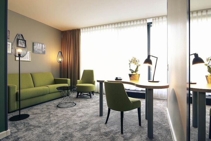 Room 17 of 43