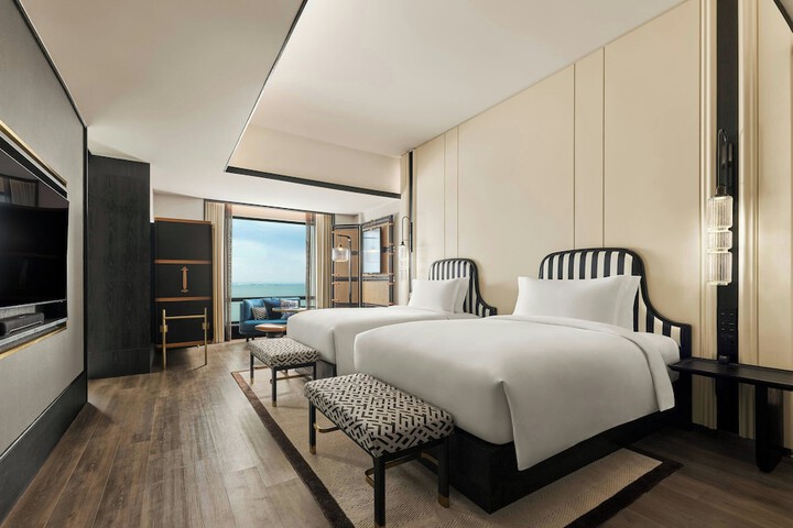 Room 18 of 72