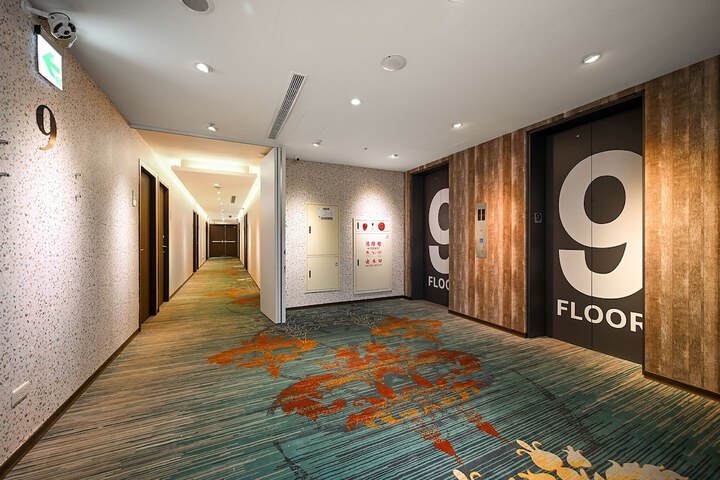 Ballroom/Hall 75 of 86