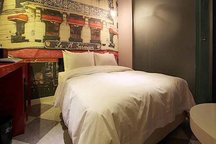 Room 1 of 5