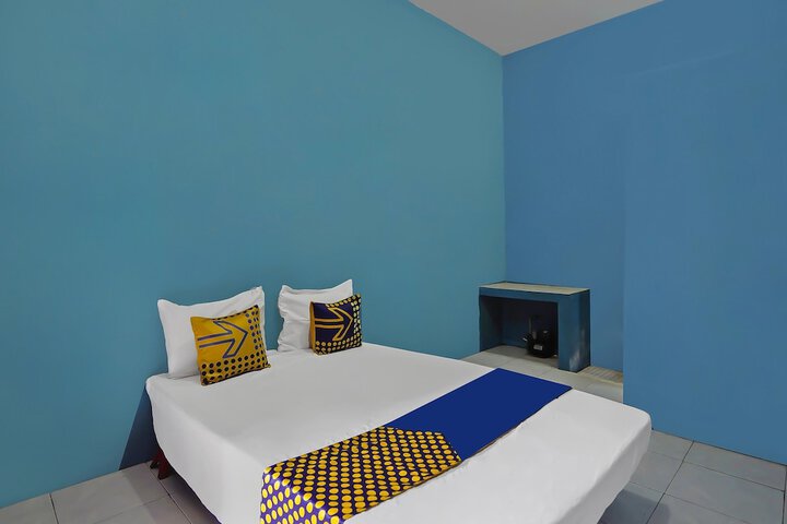 Room 13 of 21