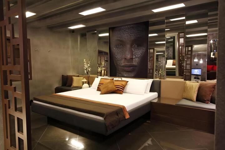 Room 5 of 49